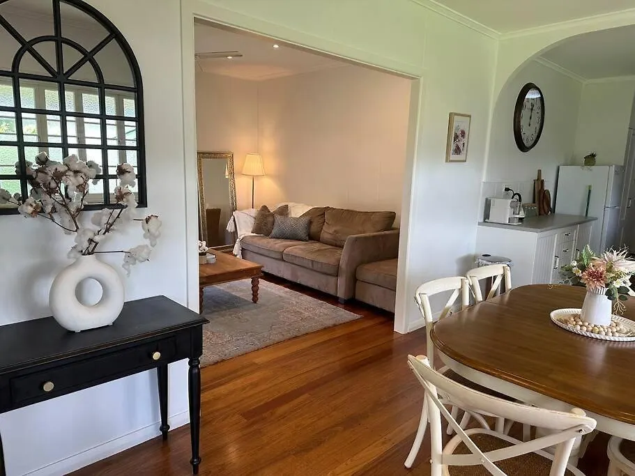 Cosy Queenslander In The Heart Of Town. Villa Mareeba 0*,