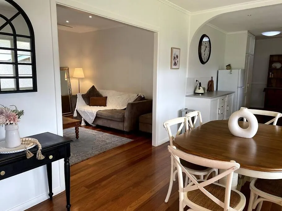 Holiday home Cosy Queenslander In The Heart Of Town. Villa Mareeba